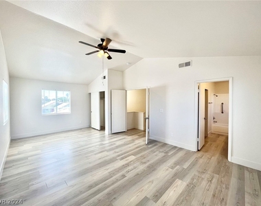 6500 Burlwood Way - Photo Thumbnail 5