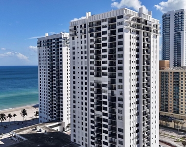 2401 S Ocean Drive - Photo Thumbnail 20