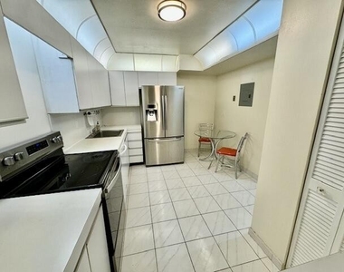 2401 S Ocean Drive - Photo Thumbnail 14