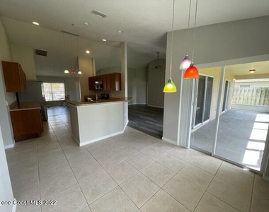 2036 Gloria Circle - Photo Thumbnail 12