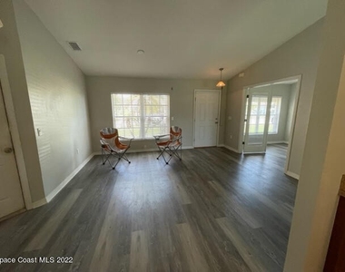 2036 Gloria Circle - Photo Thumbnail 2