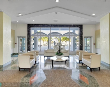 4925 Collins Ave - Photo Thumbnail 20