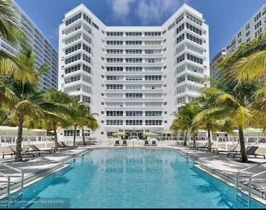 4925 Collins Ave - Photo Thumbnail 0