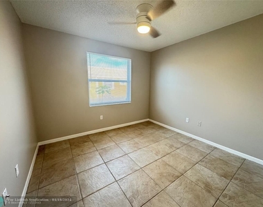 1365 Nw 154th Ln - Photo Thumbnail 15