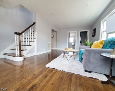 637 W Lake Ave - Photo Thumbnail 2