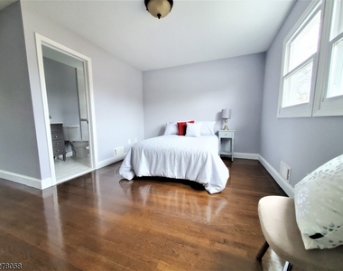 637 W Lake Ave - Photo Thumbnail 8