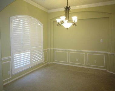 1471 Applewood Drive - Photo Thumbnail 4