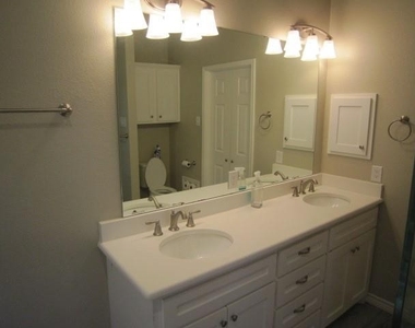 1471 Applewood Drive - Photo Thumbnail 6