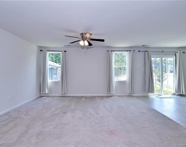 207 Starkey Place - Photo Thumbnail 2