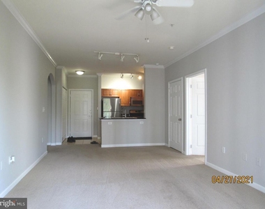 12925 Centre Park Cir - Photo Thumbnail 3