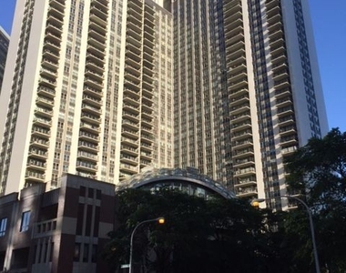 400 E Randolph Street - Photo Thumbnail 3