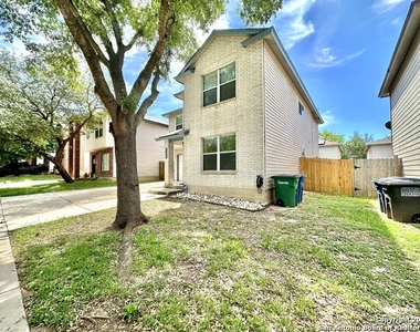 10142 Amber Flora Dr - Photo Thumbnail 2