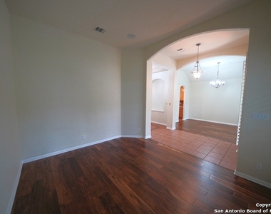 2525 Hemingway Trail - Photo Thumbnail 9