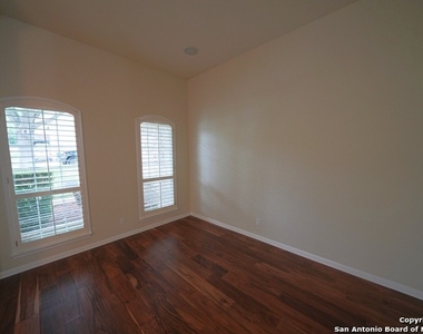 2525 Hemingway Trail - Photo Thumbnail 11