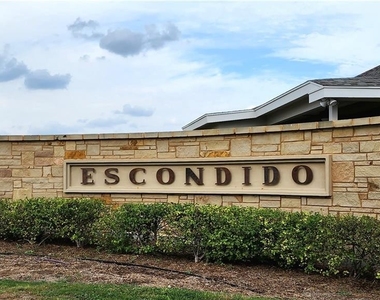 5712 Escondido Pass - Photo Thumbnail 15