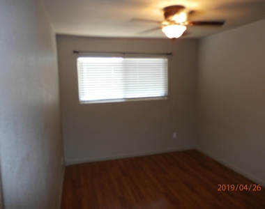 2115 Swanson Ave - Photo Thumbnail 6