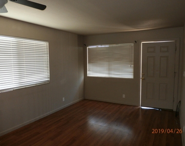 2115 Swanson Ave - Photo Thumbnail 5