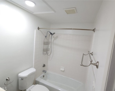 6682 Vinalhaven Court - Photo Thumbnail 10