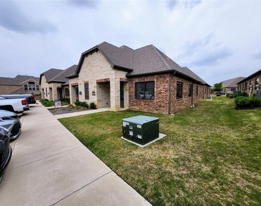 4425 Plano Parkway - Photo Thumbnail 0