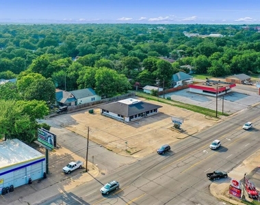 1127 S Austin Avenue - Photo Thumbnail 11