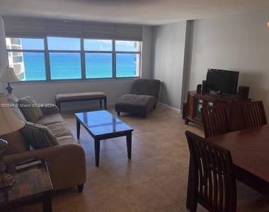 6039 Collins Ave - Photo Thumbnail 18