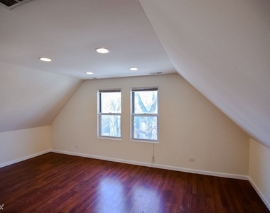 3123 N. Kimball, Unit 6 - Photo Thumbnail 4