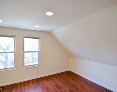 3123 N. Kimball, Unit 6 - Photo Thumbnail 7