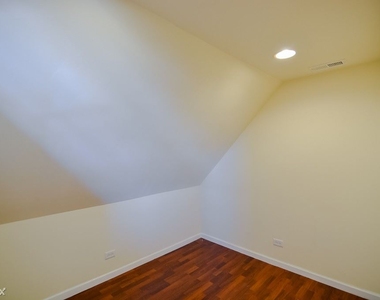 3123 N. Kimball, Unit 6 - Photo Thumbnail 12