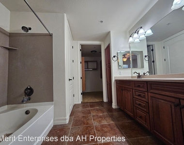 1456 E 9th St #182 - Photo Thumbnail 7