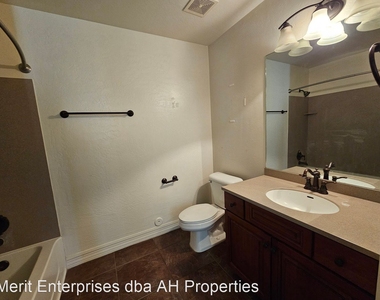 1456 E 9th St #182 - Photo Thumbnail 9