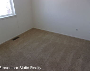 8361 Newbury Way - Photo Thumbnail 12