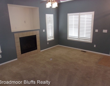 8361 Newbury Way - Photo Thumbnail 2