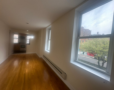 482 West Broadway - Photo Thumbnail 3