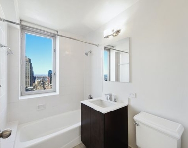 66 West 38th Street - Photo Thumbnail 4