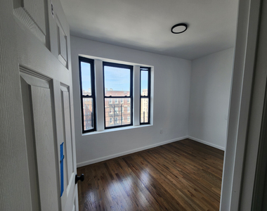 570 West 189th Street - Photo Thumbnail 5