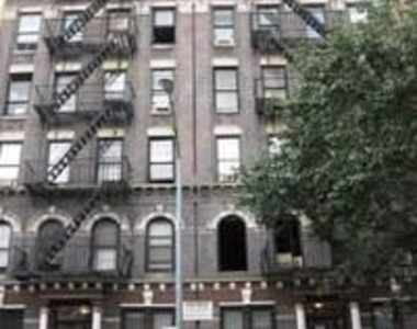 East 11th Street - Photo Thumbnail 14