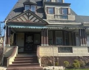 904 Riverside Ave - Photo Thumbnail 0