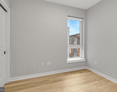 102 W Berks St - Photo Thumbnail 8