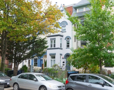 1352 Kenyon St Nw - Photo Thumbnail 20