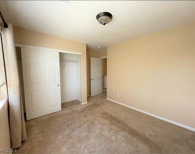 10595 Salmon Leap Street - Photo Thumbnail 33