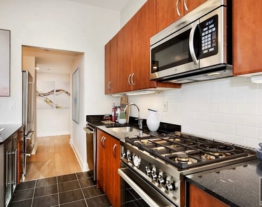 East 34th Street - Photo Thumbnail 6
