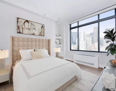 East 34th Street - Photo Thumbnail 3