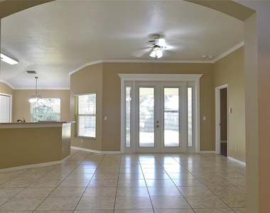 1346 Hatcher Loop Drive - Photo Thumbnail 4