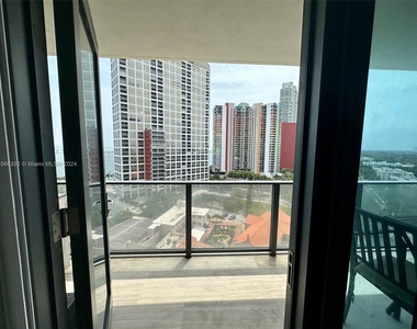 1451 Brickell Ave - Photo Thumbnail 18