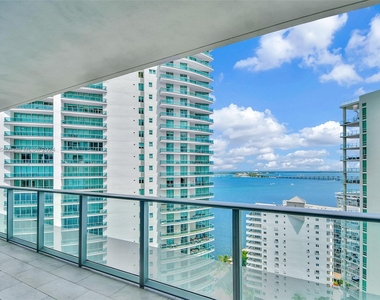 1300 Brickell Bay Dr - Photo Thumbnail 13