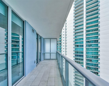 1300 Brickell Bay Dr - Photo Thumbnail 10