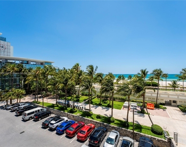 2899 Collins Ave - Photo Thumbnail 9