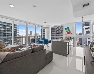 1080 Brickell Ave - Photo Thumbnail 1