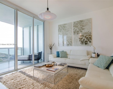 15811 Collins Ave - Photo Thumbnail 1