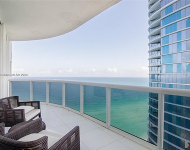 15811 Collins Ave - Photo Thumbnail 21